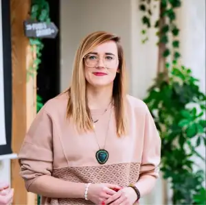 Pierwotnie obawiałam się, czy uda mi się połączyć wolontariat ze studiami, życiem prywatnym i pracą, ale Stowarzyszenie okazało się niezwykle elastyczne. Dzięki temu mogłam angażować się na własnych zasadach, bez presji i ze wsparciem na każdym etapie.
	
Klaudia Purc
Studentka psychologii, terapeutka oddechu